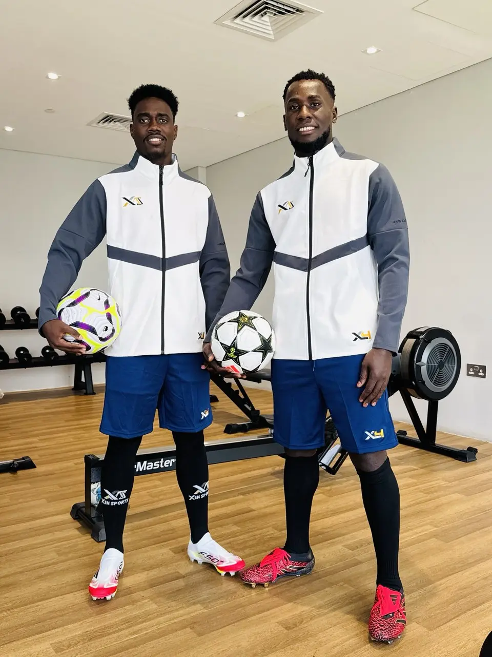 FOOTBALL TRAVEL KIT